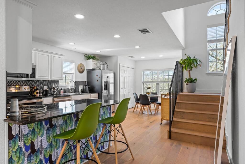 Photo of Livingroom in Apache Shores
