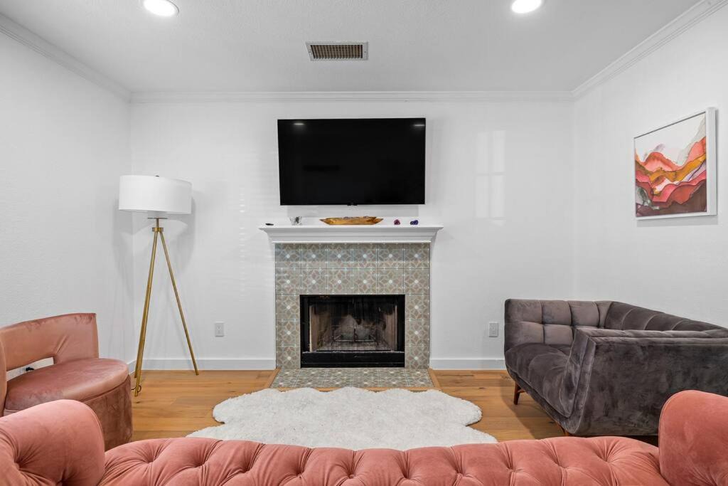 Photo of Livingroom in Apache Shores