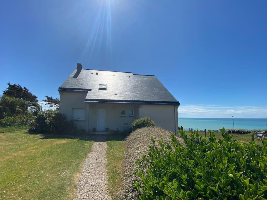 Photo of Buildings in Mesnil-Val