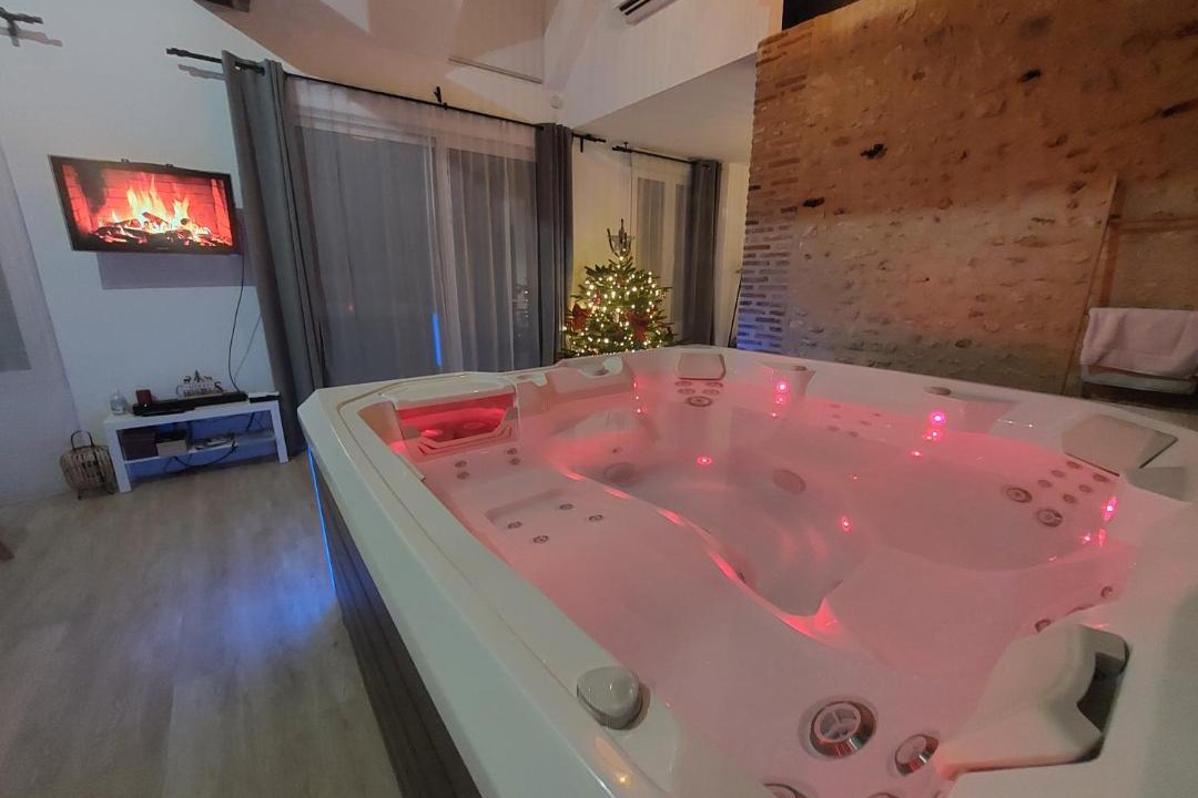 Photo of Others in Ladon