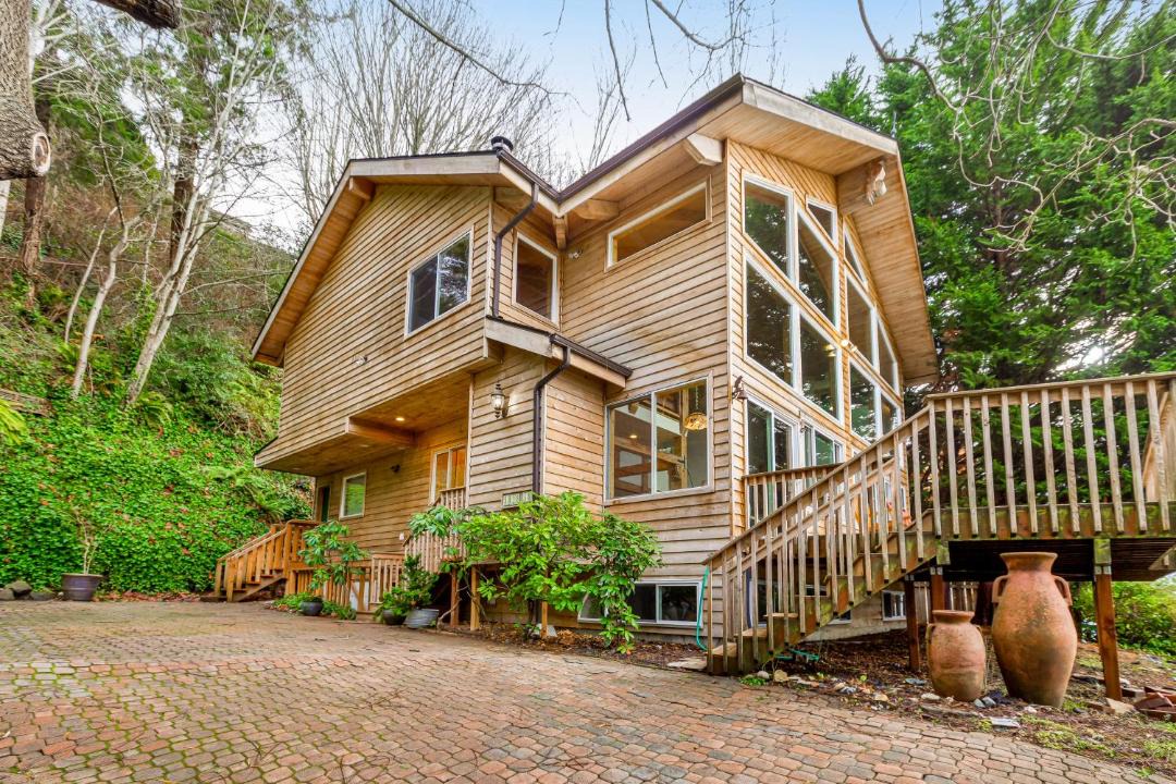 Photo of Buildings in Alki