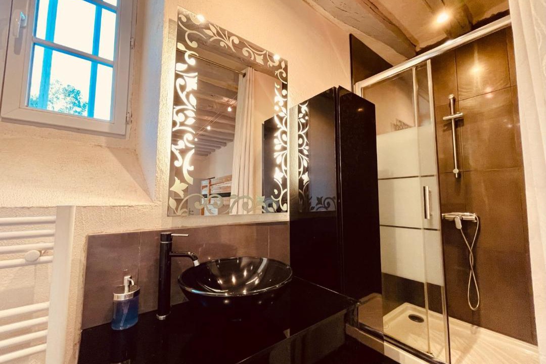 Photo of Bathroom in Thiveral-Grignon