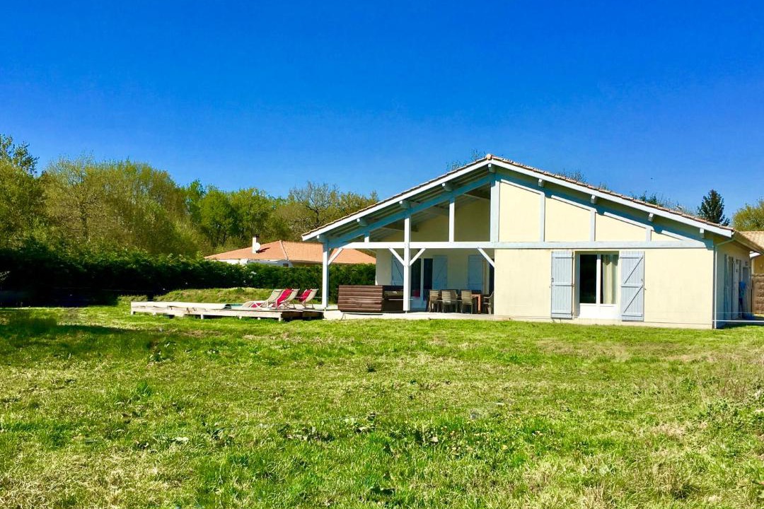 Photo of Buildings in Sainte-Eulalie-en-Born