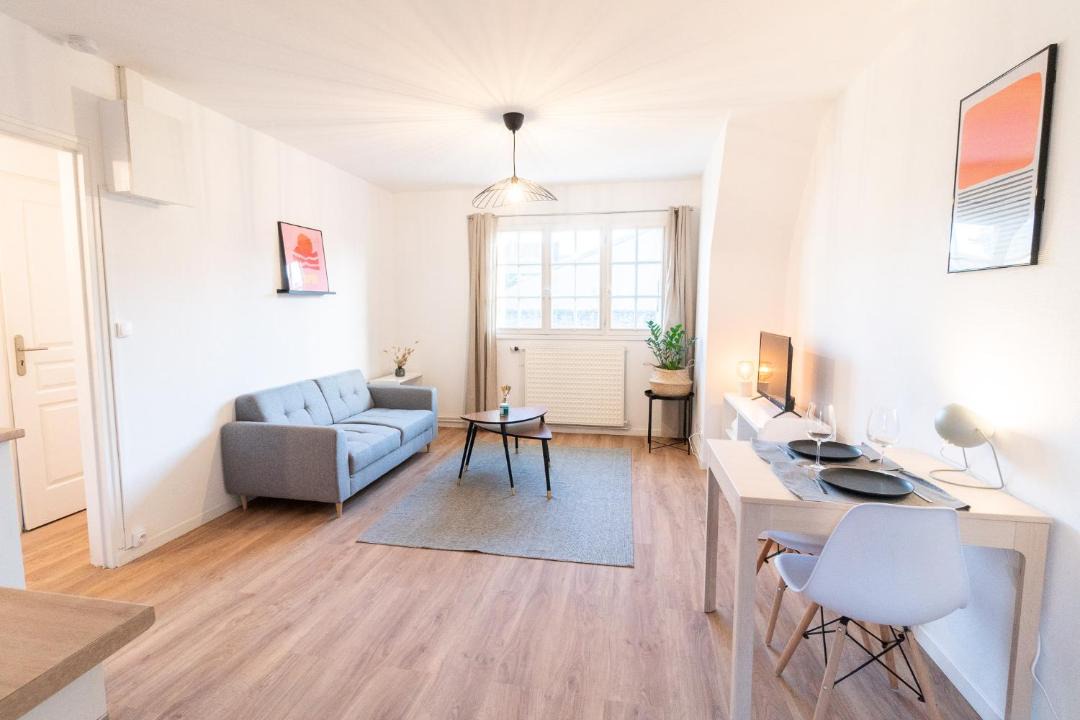 Photo of Livingroom in Laval