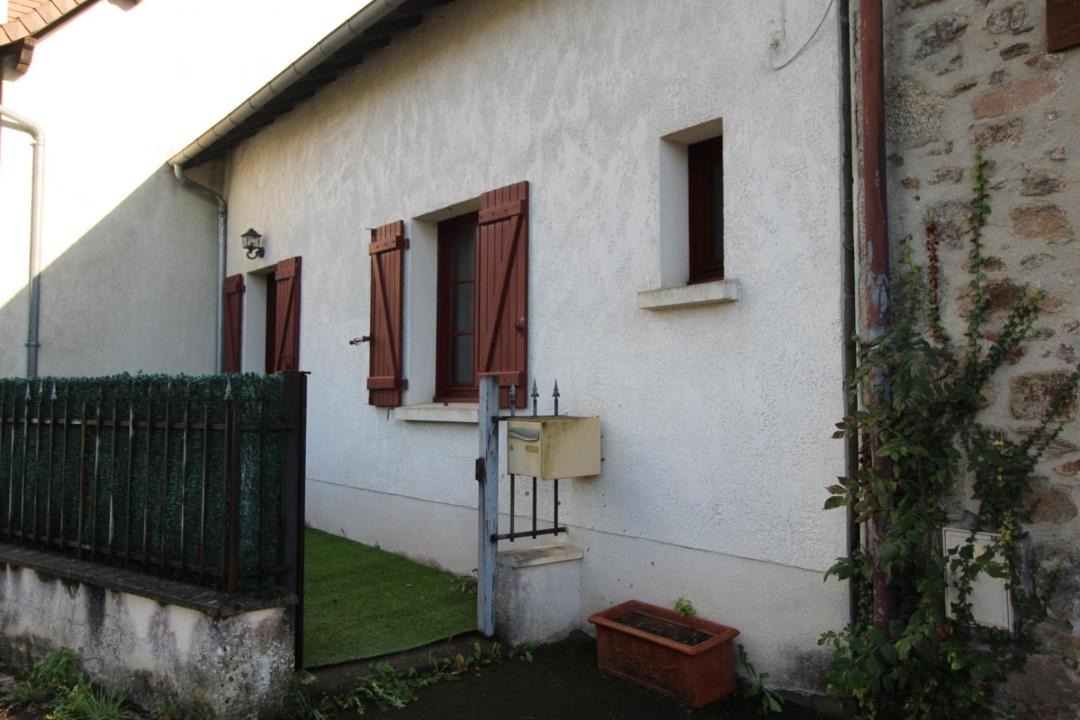 Photo of Buildings in Masleon