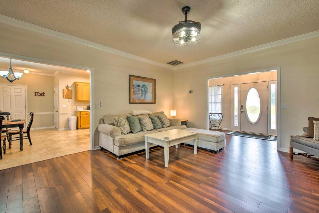 Photo of Livingroom in Euharlee