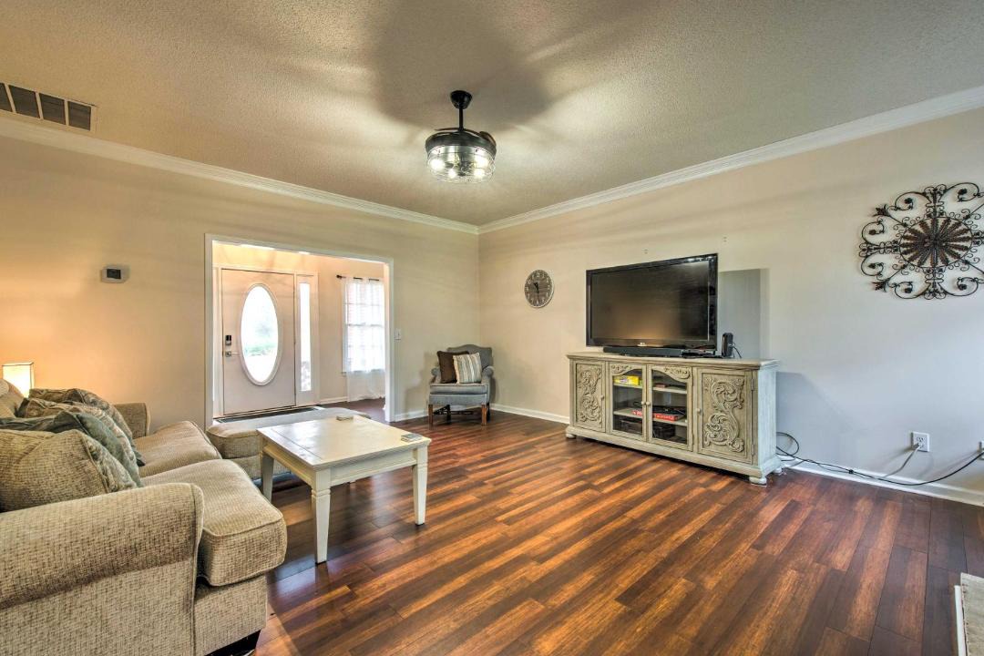 Photo of Livingroom in Euharlee