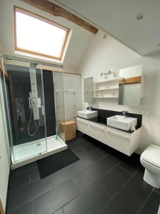 Photo of Others in Bu