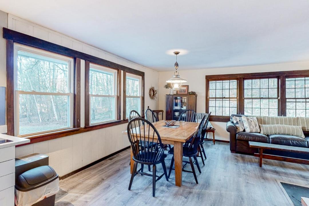 Photo of Livingroom in Ira