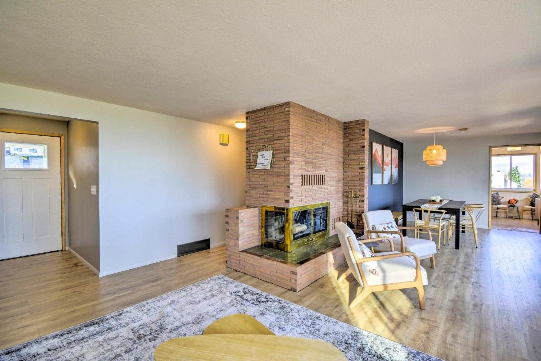 Photo of Livingroom in Port Angeles