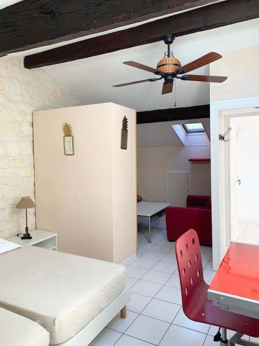 Photo of Others in Pons