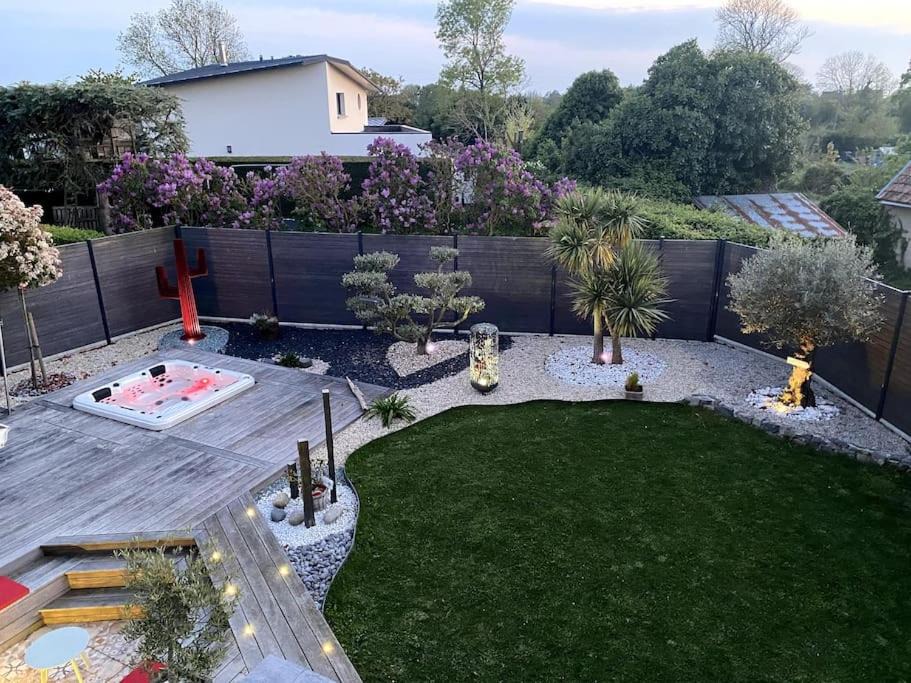 Photo of Patio Balcony in Saint-Pair-sur-Mer