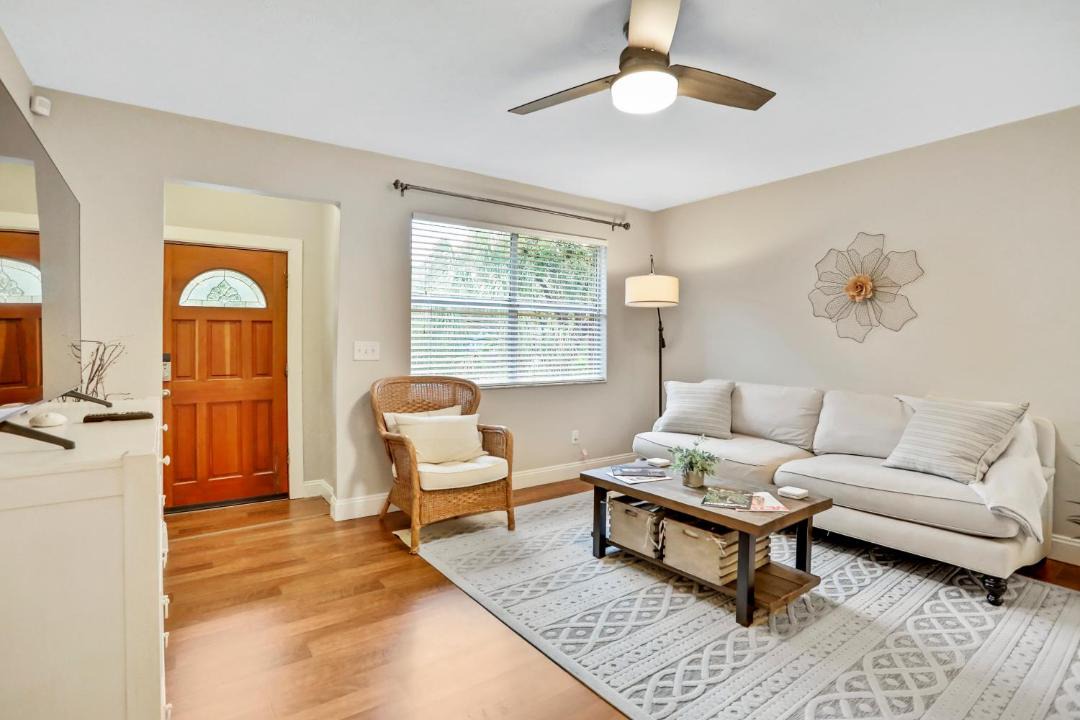 Photo of Livingroom in Ballast Point
