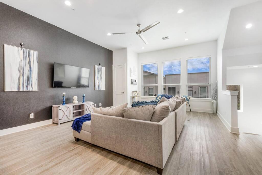 Photo of Livingroom in Dallas