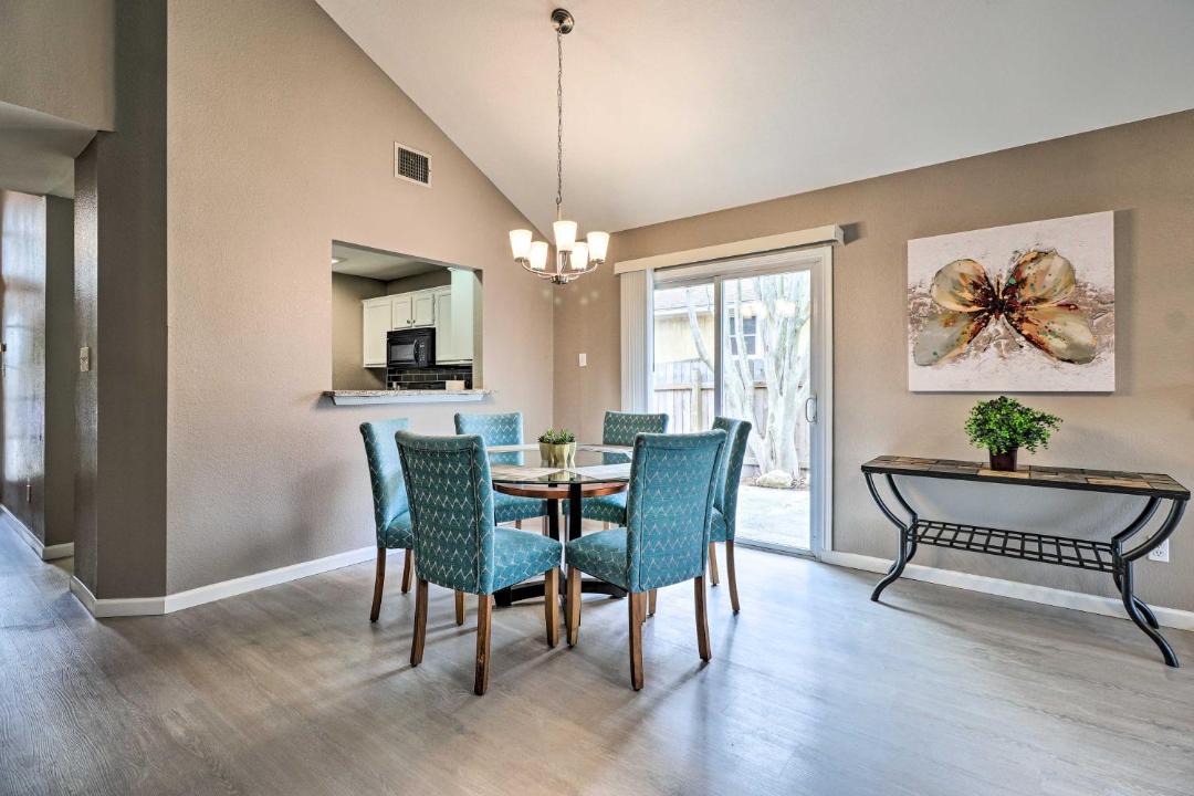 Photo of Livingroom in Bratton Park