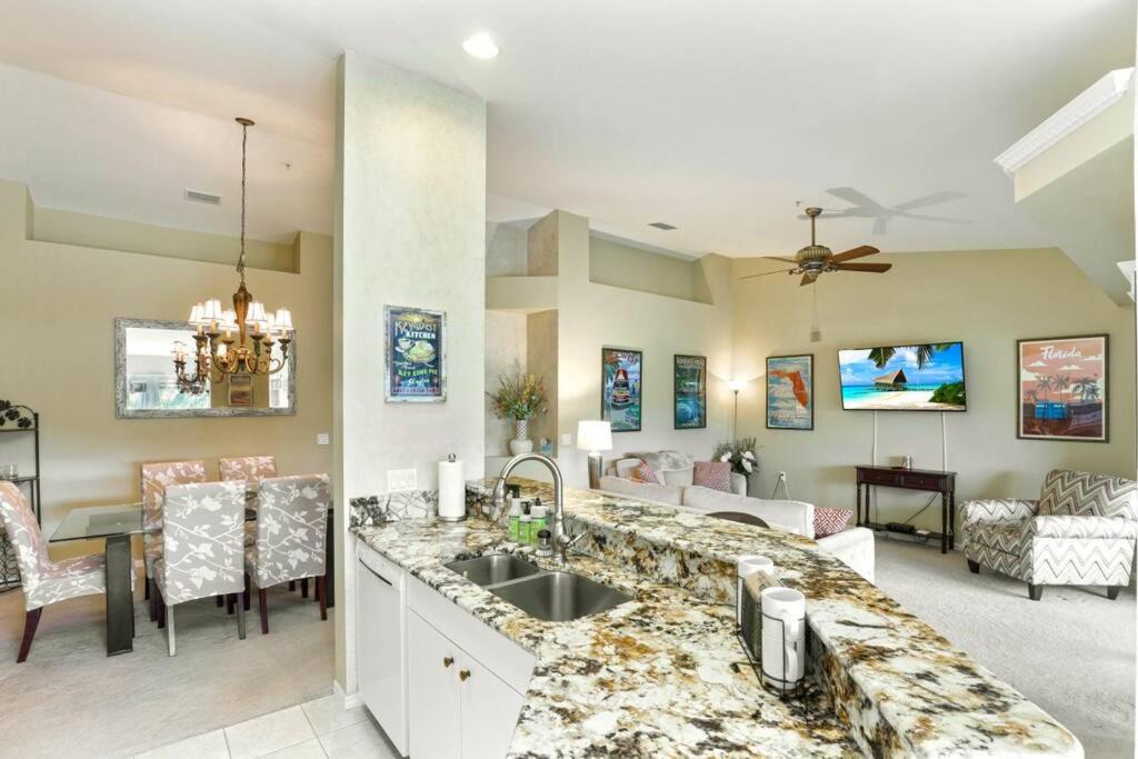 Photo of Livingroom in Naples