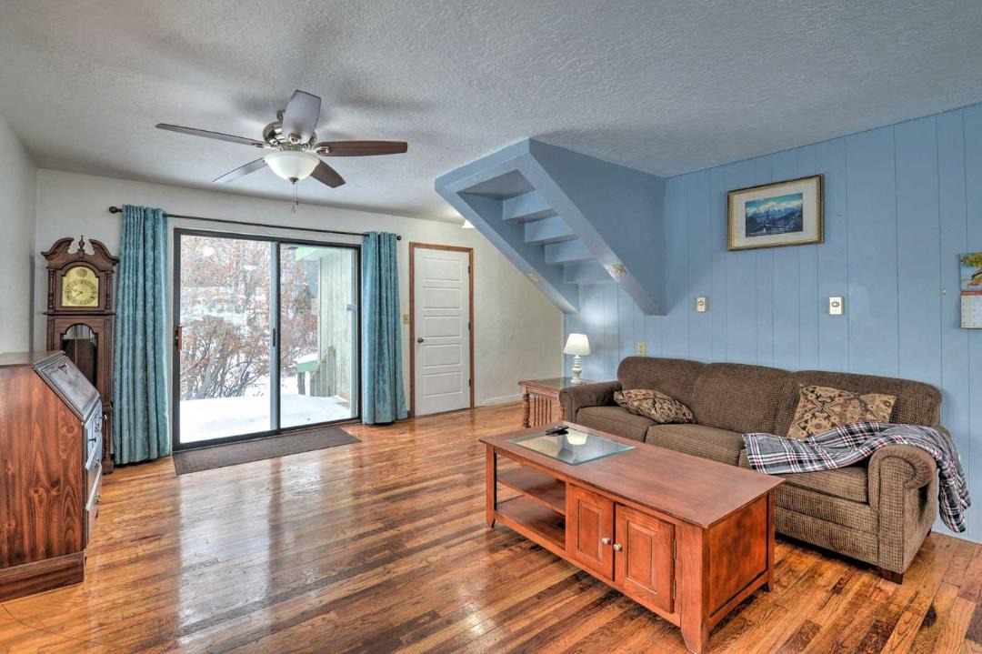 Photo of Livingroom in Irwin