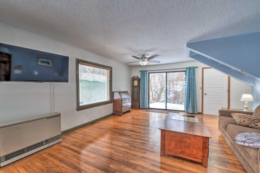 Photo of Livingroom in Irwin