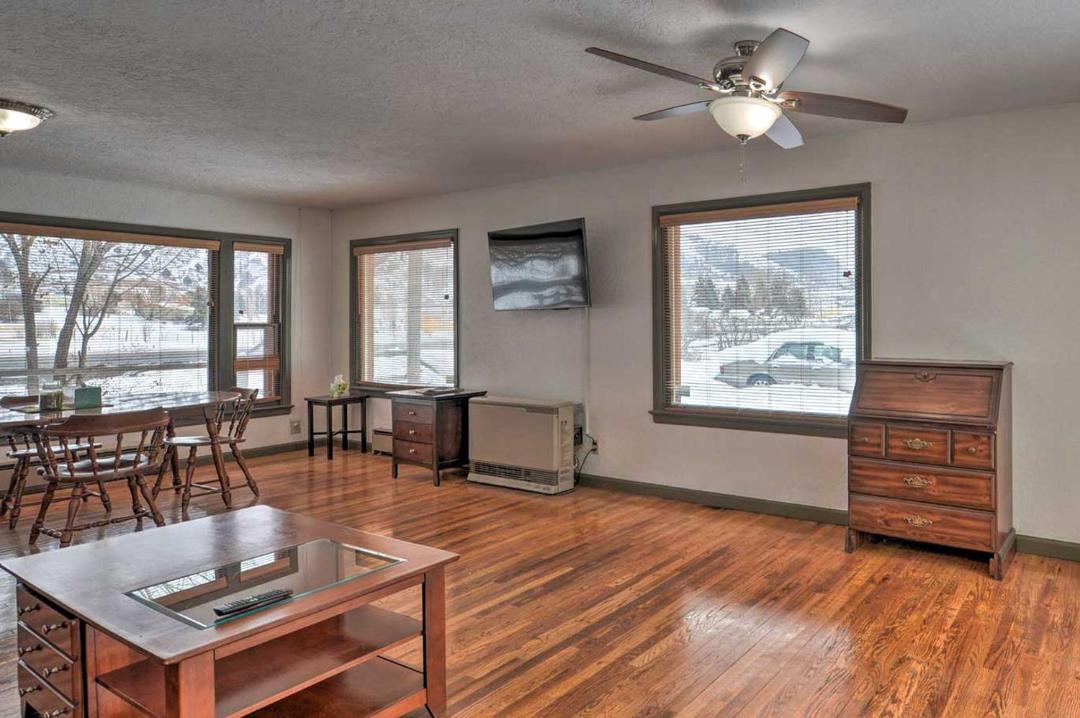 Photo of Livingroom in Irwin