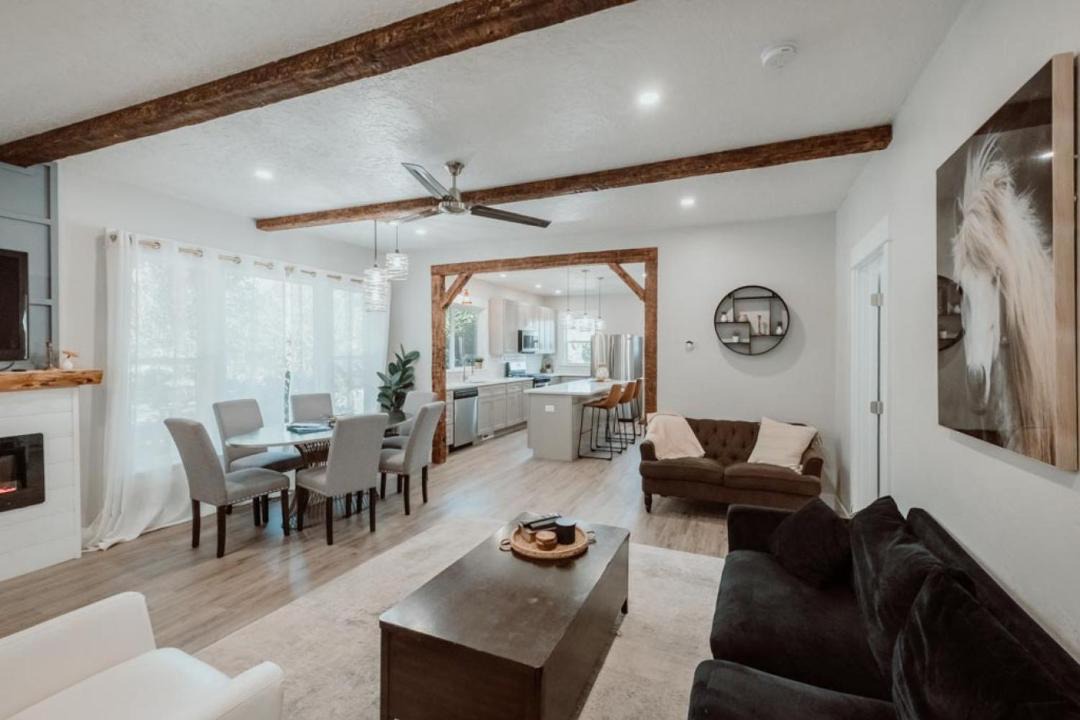 Photo of Livingroom in Corvallis