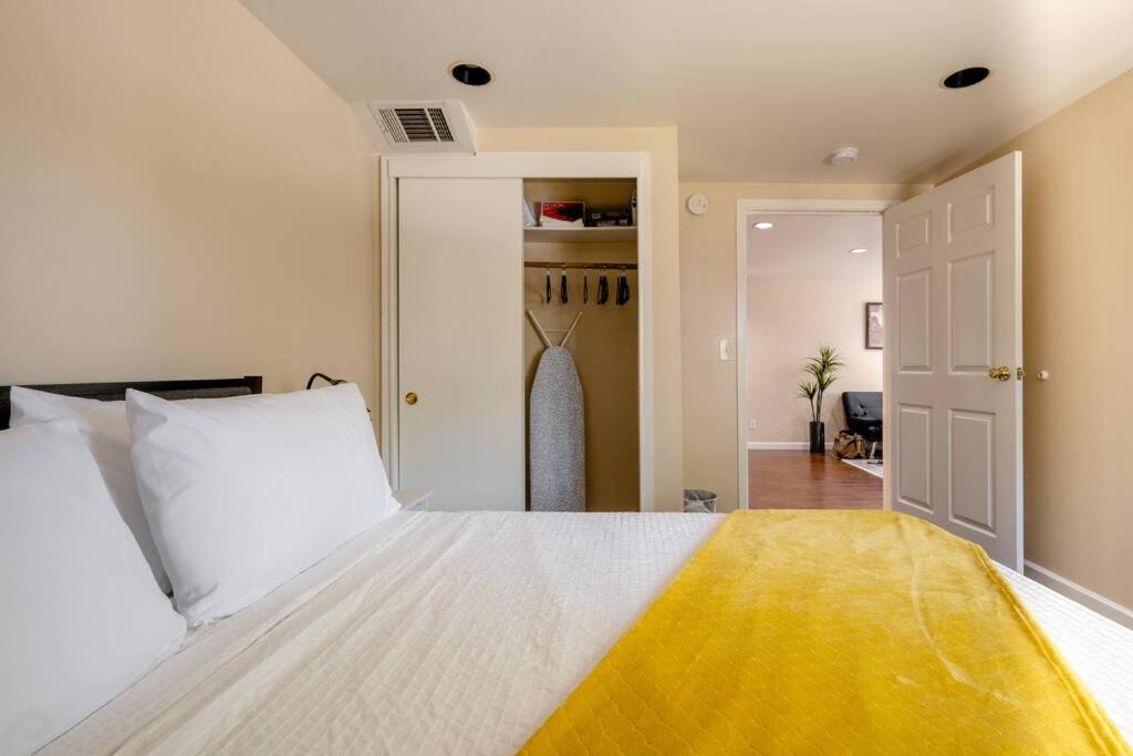 Photo of Bedroom in North Oak Park