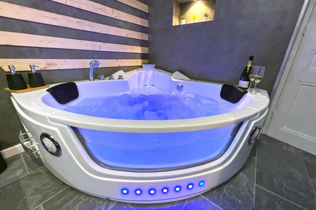 Photo of Others in Poncin