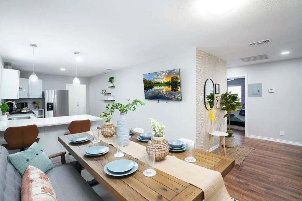 Photo of Livingroom in Midtown