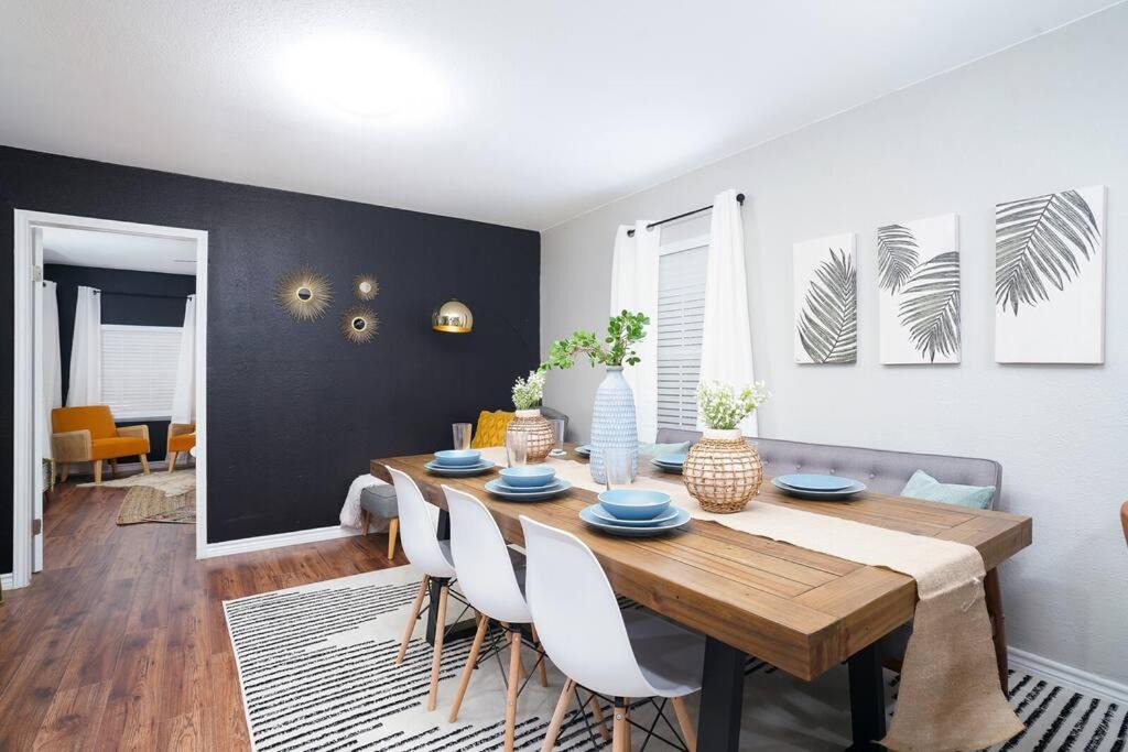 Photo of Livingroom in Midtown