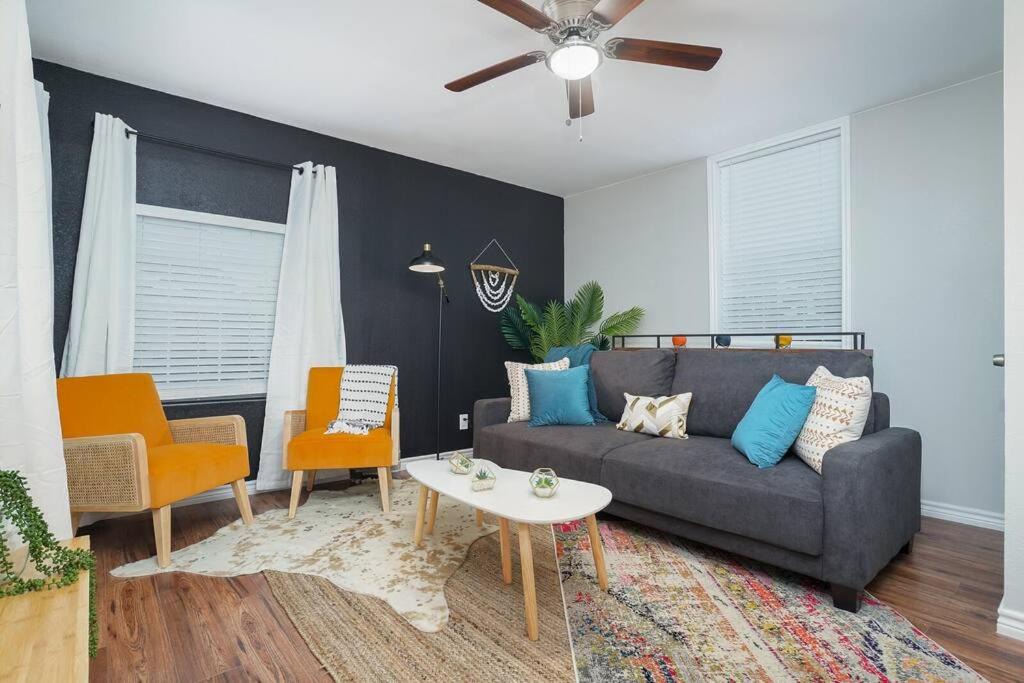 Photo of Livingroom in Midtown