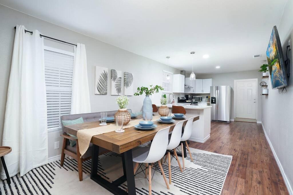 Photo of Livingroom in Midtown