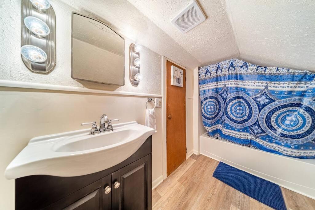 Photo of Bathroom in Cuyahoga Falls