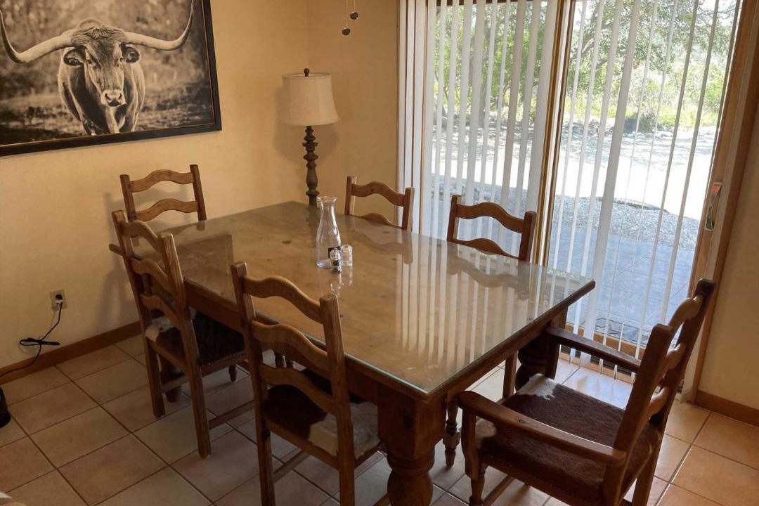 Photo of Livingroom in Hondo