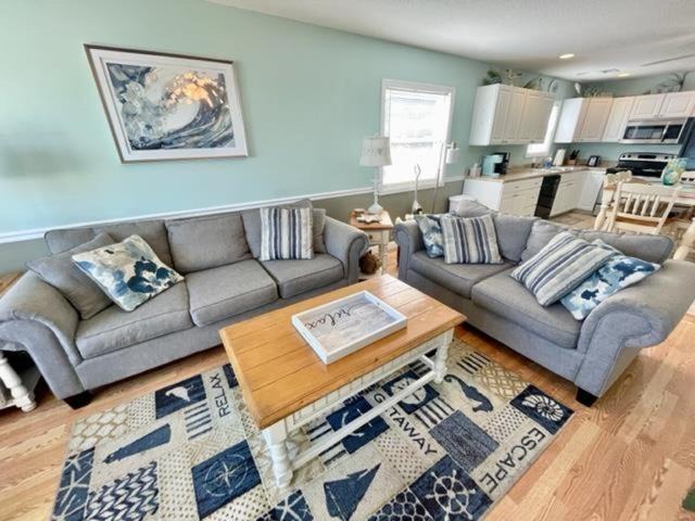 Photo of Livingroom in Surfside Beach