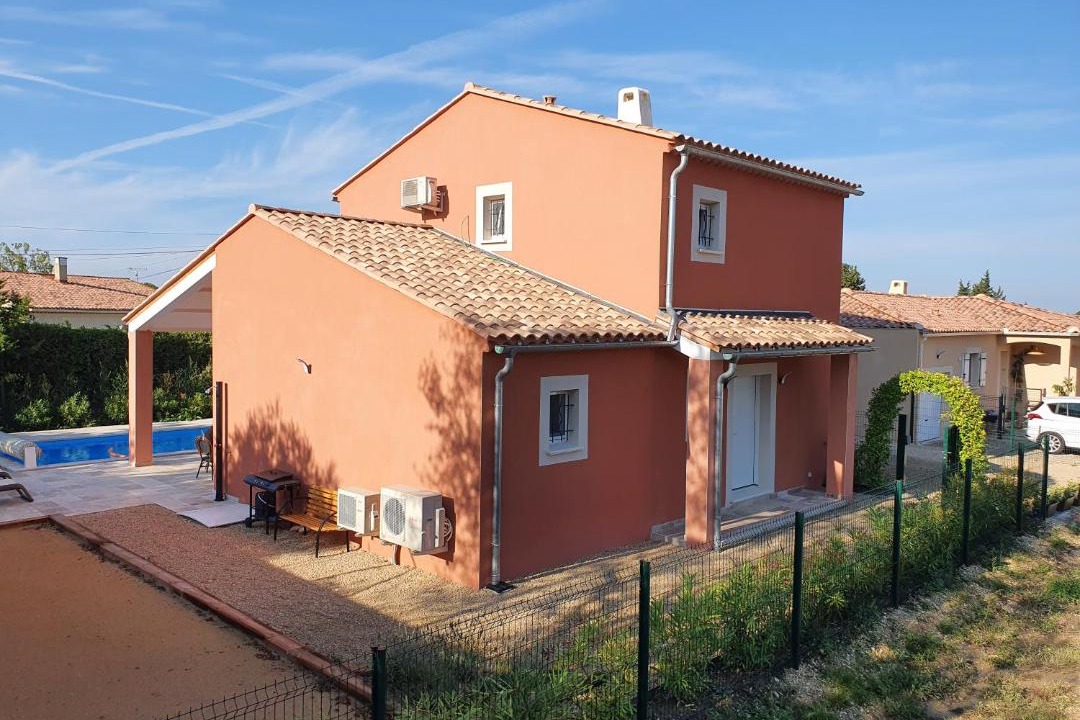 Photo of Buildings in Lagnes