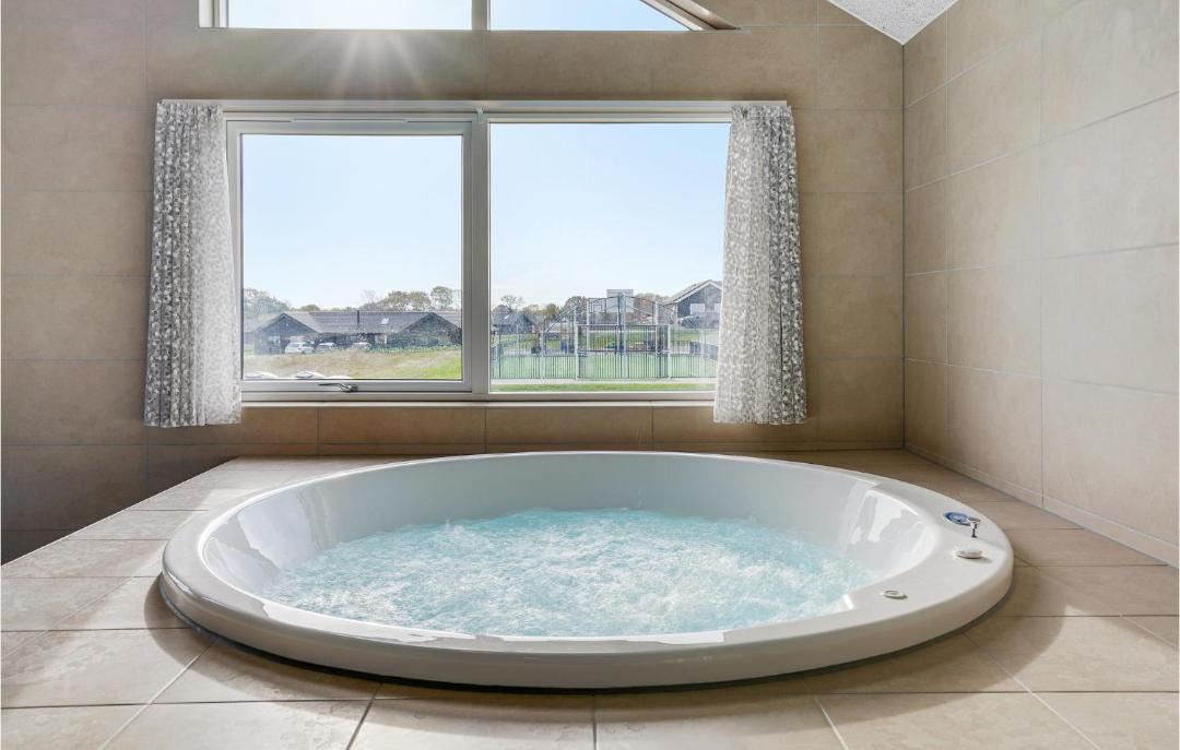Photo of Bathroom in Mommark Strand