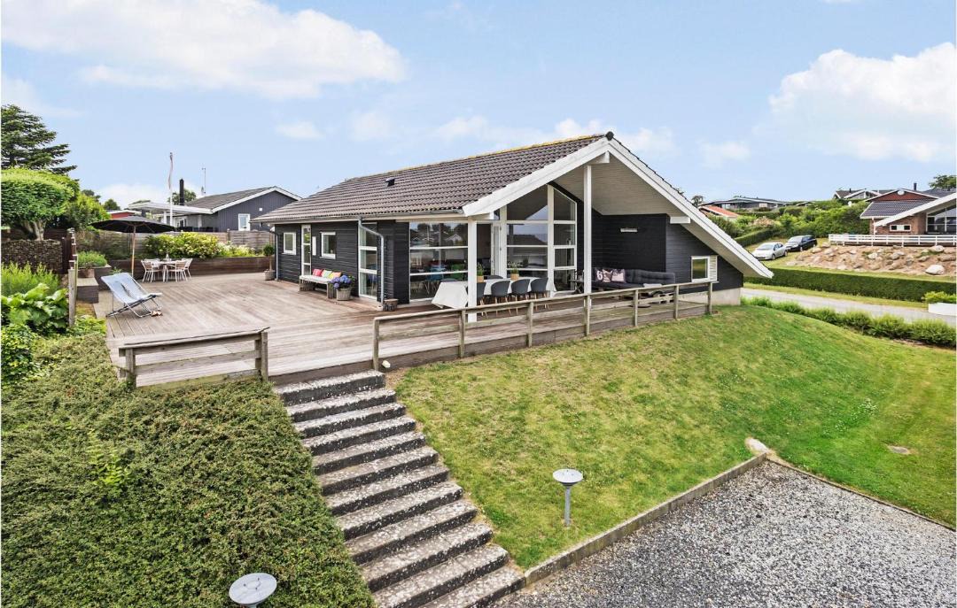 Photo of Buildings in Hejlsminde Strand