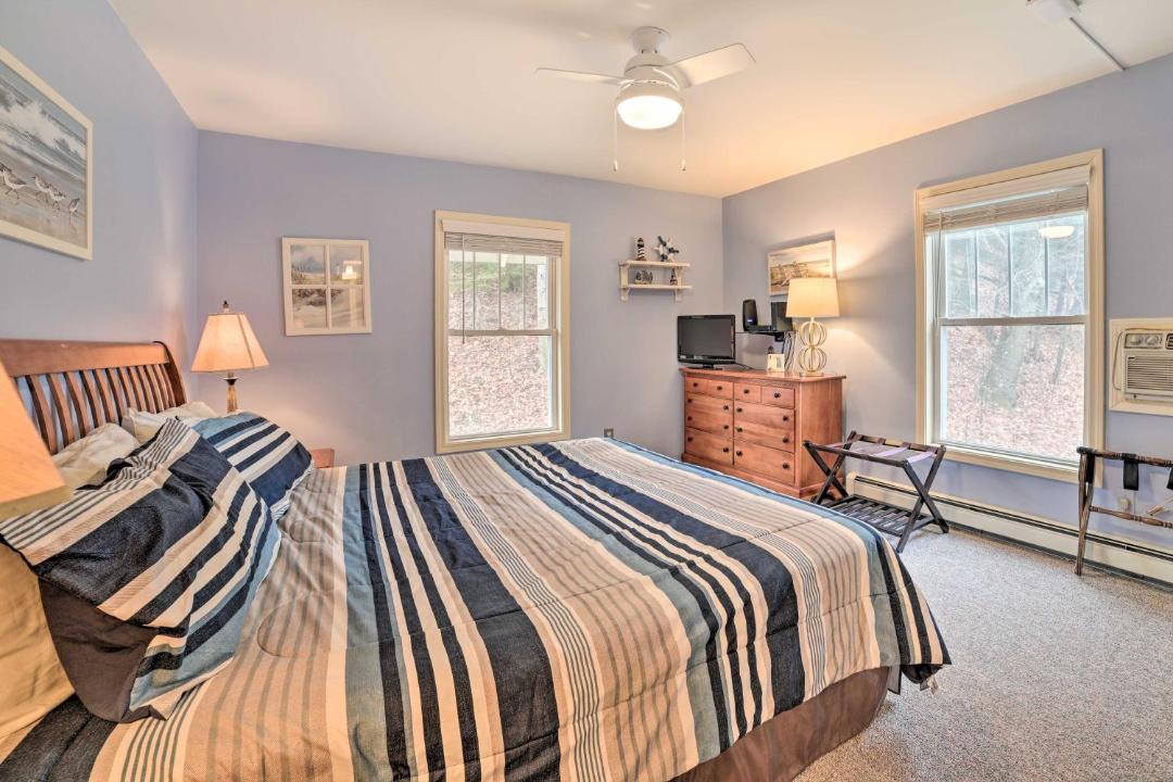 Photo of Bedroom in Onekama