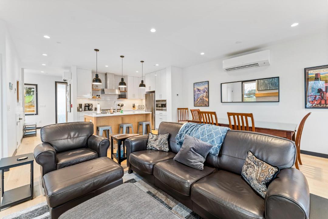 Photo of Livingroom in Wapato Point