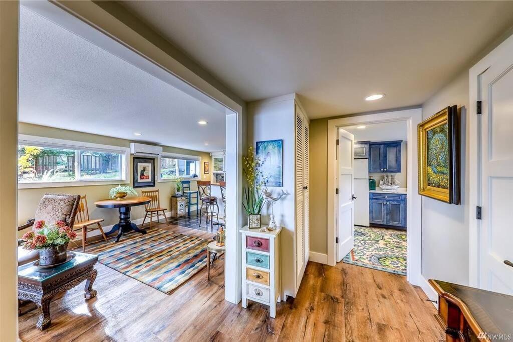 Photo of Livingroom in Port Hadlock