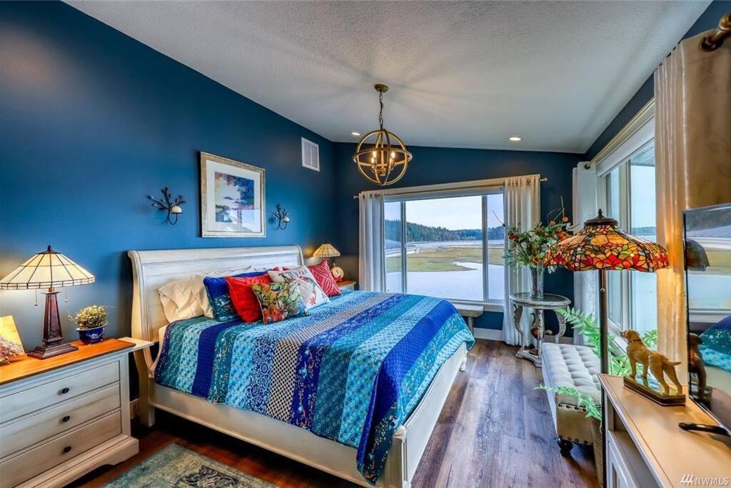 Photo of Bedroom in Port Hadlock