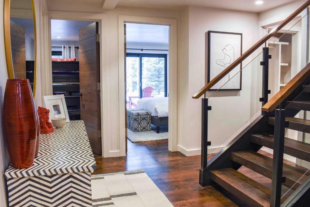 Photo of Livingroom in Vail