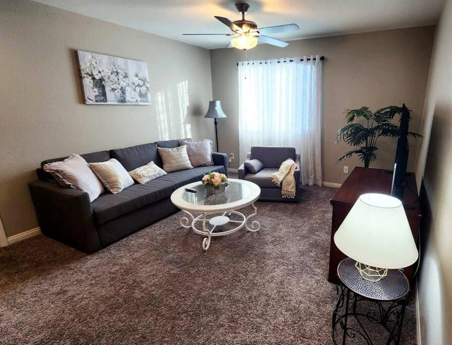 Photo of Livingroom in North Las Vegas