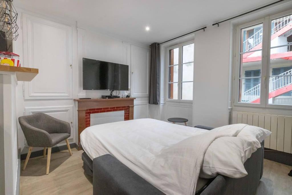 Photo of Bedroom in Pont-de-Vaux