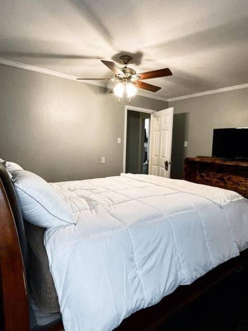 Photo of Bedroom in Grapeland