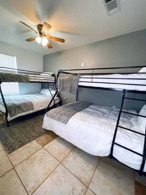 Photo of Bedroom in Grapeland