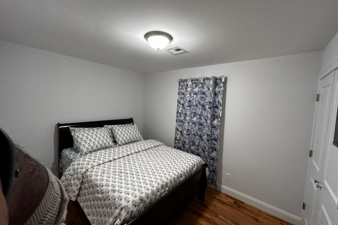 Photo of Bedroom in Lower Vailsburg