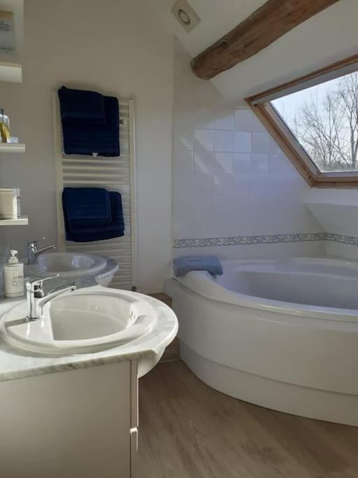 Photo of Bathroom in Thoree-les-Pins