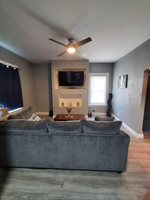 Photo of Livingroom in St. Louis