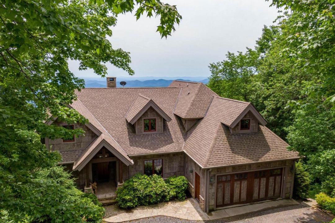 Photo of Buildings in Blowing Rock