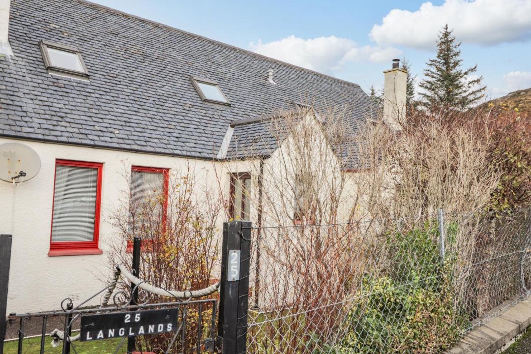 Photo of Others in Nostie